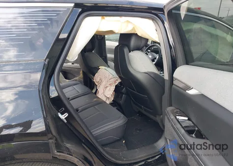 2025 Cadillac Optiq Luxury 1 Awd z USA, uszkodzony, nr VIN 3GYK3BMR7SS262110